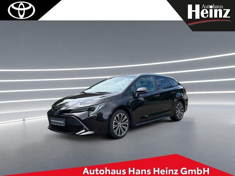 Braun Gebraucht 2022 Toyota Corolla Team Kombi | 24.450 € (Guter Preis) - Bild 1/4