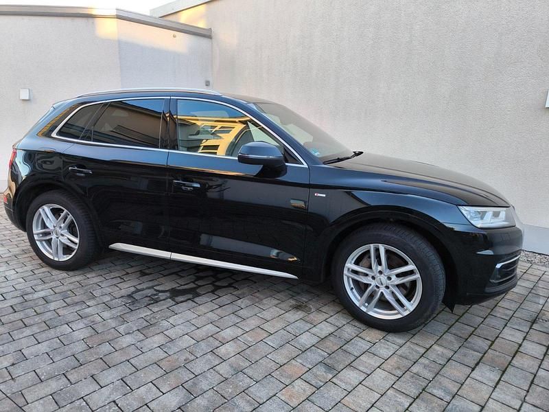 Gebraucht Audi Q5 Ambiente 252 PS (185 kW) 2020 Schwarz SUV