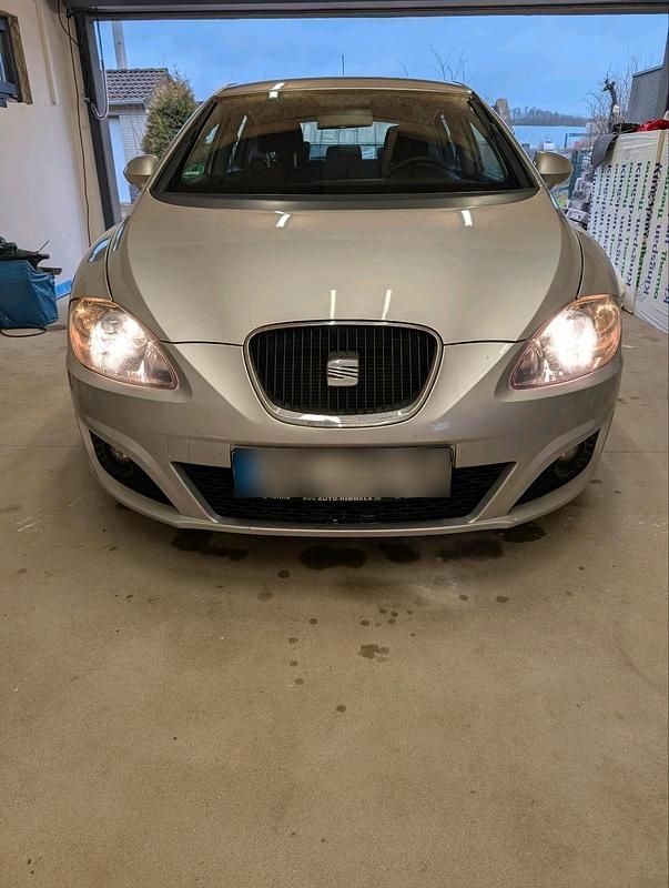 Gebraucht Seat Leon 105 PS (77 kW) 2011 Silber Kleinwagen