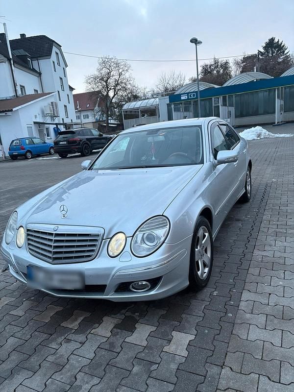 Gebraucht Mercedes E320 224 PS (164 kW) 2008 Grau Limousine