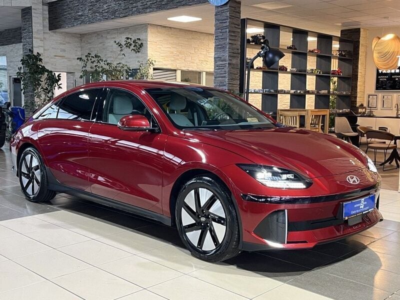 Dunkelrot Gebraucht 2024 Hyundai Ioniq 6 Limousine | 37.500 € (Guter Preis) - Bild 1/4