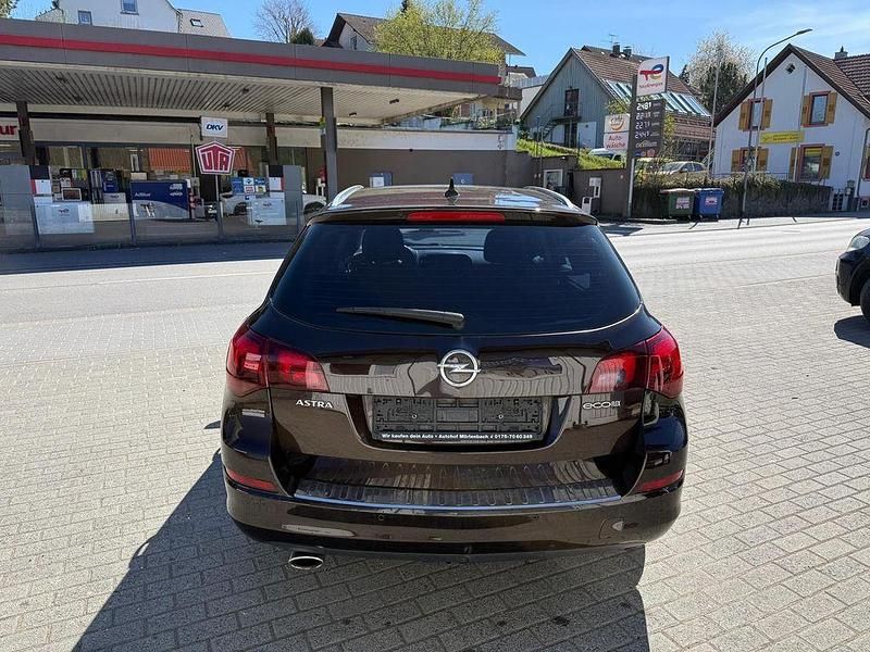 Gebraucht Opel Astra Innovation 165 PS (121 kW) 2012 Braun Kombi