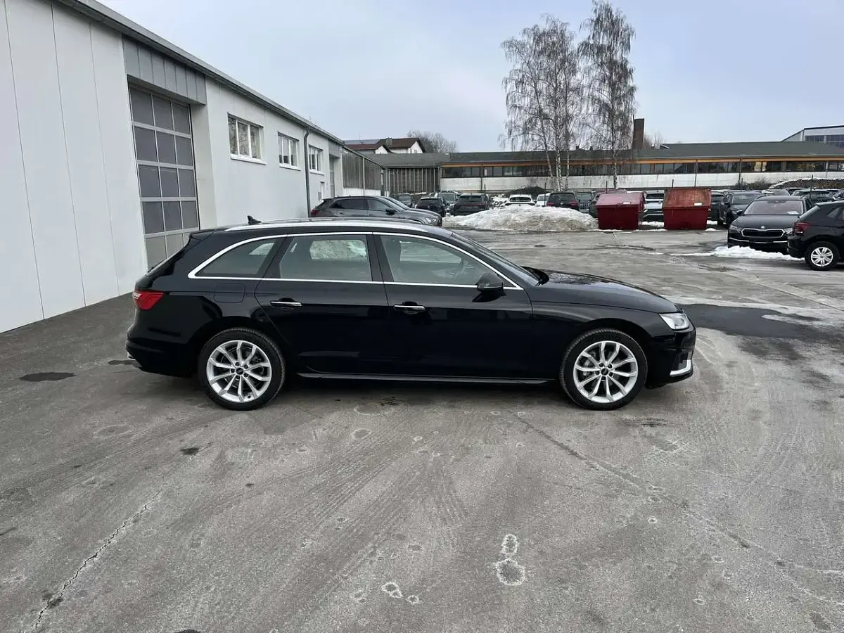 Gebraucht Audi A4 Advanced Plus 204 PS (150 kW) 2022 Mythosschwarz Kombi