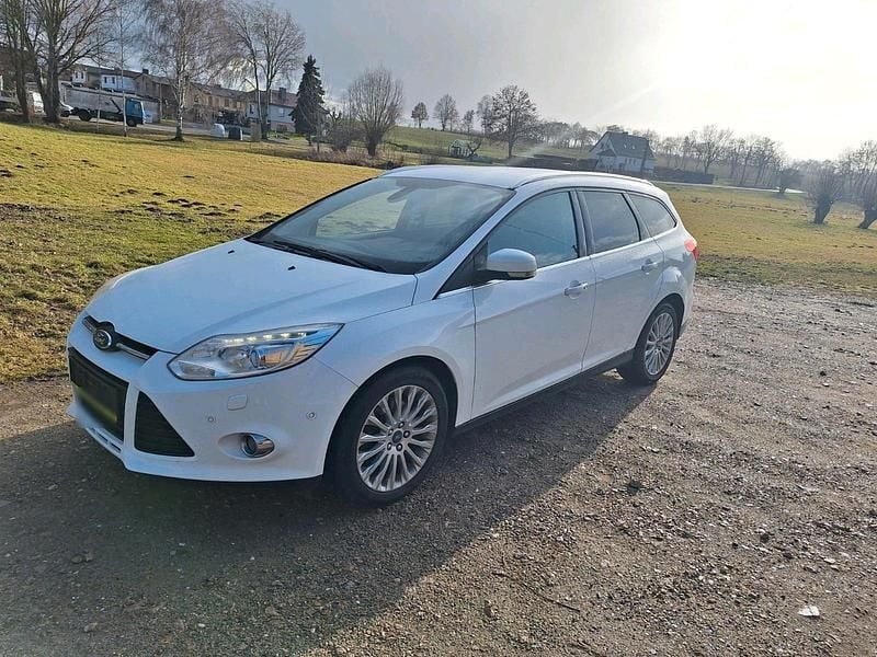 Gebraucht Ford Focus 150 PS (110 kW) 2013 Weiß Kombi