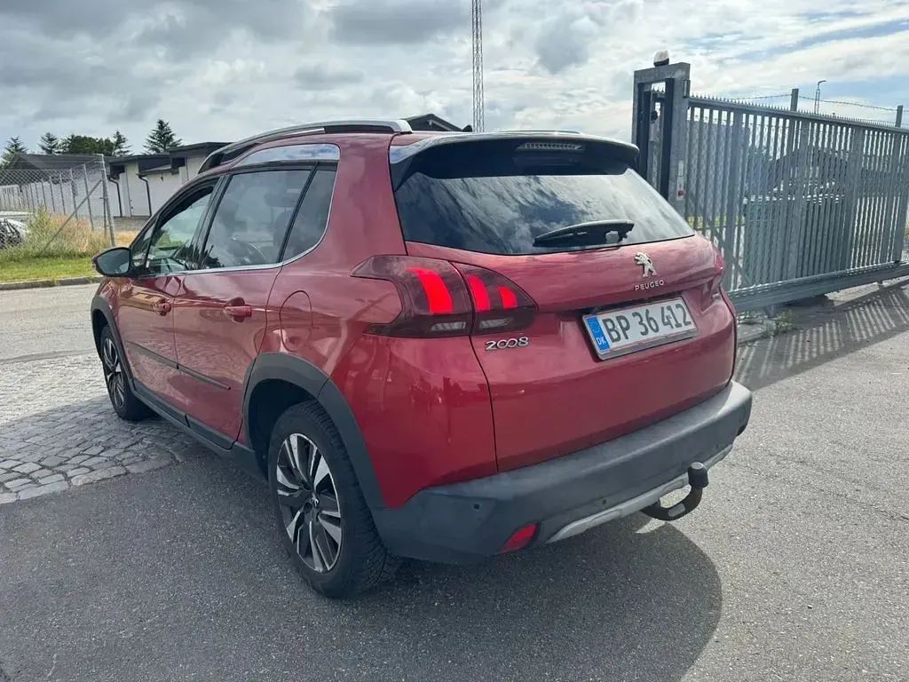 Gebraucht Peugeot 2008 Allure 110 PS (80 kW) 2017 Rot SUV