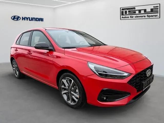 Gebraucht Hyundai i30 Advantage 101 PS (74 kW) 2024 Engine red / sol (rot) Kleinwagen