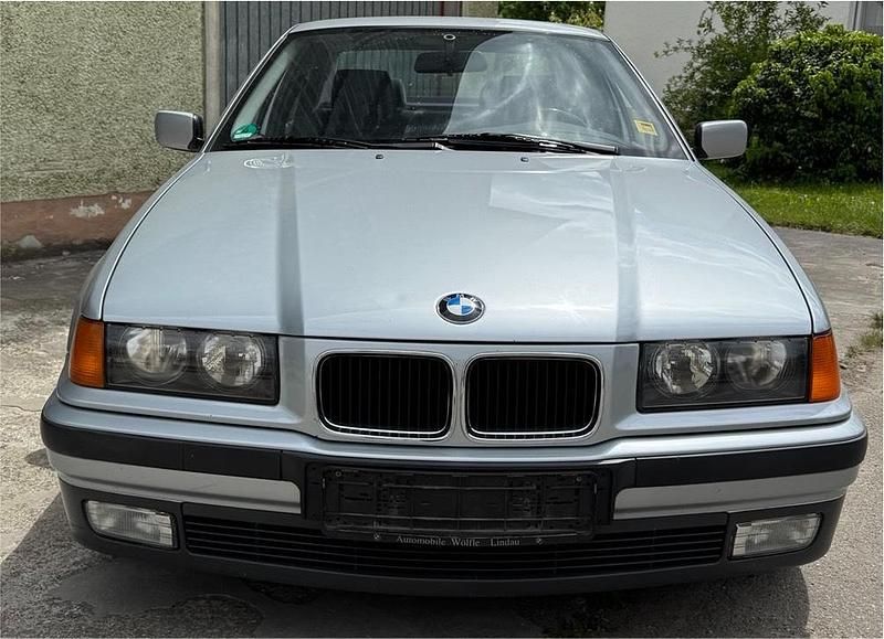 Gebraucht BMW 323 170 PS (125 kW) 1995 Silber Limousine
