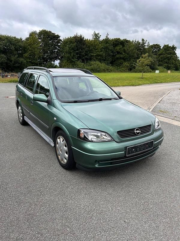 Grün Gebraucht 1998 Opel Astra Kombi | 1.100 € (Guter Preis) - Bild 1/4