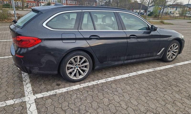 Gebraucht BMW 520 190 PS (139 kW) 2020 Grau Kombi
