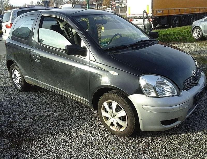 Black mica / ink Gebraucht 2004 Toyota Yaris Kleinwagen | 699 € (Superpreis) - Bild 1/4
