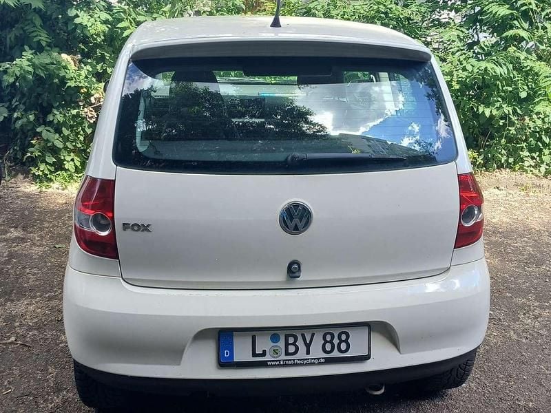 Weiß Gebraucht 2010 VW Fox Style Kleinwagen | 1.300 € (Guter Preis) - Bild 1/4