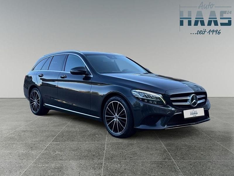 Grau Gebraucht 2020 Mercedes C180 Avantgarde Limousine | 17.490 € (Guter Preis) - Bild 1/4