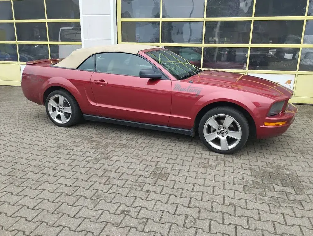 Gebraucht Ford Mustang 213 PS (156 kW) 2007 Rot Cabrio