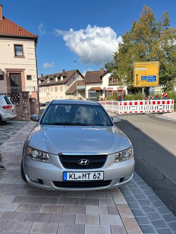 Grau Gebraucht 2006 Hyundai Sonata GLS Limousine | 2.900 € (Fairer Preis) - Bild 1/4