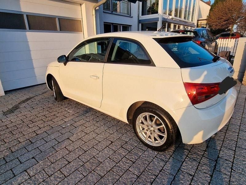 Gebraucht Audi A1 Ambition 86 PS (63 kW) 2011 Weiß Kleinwagen