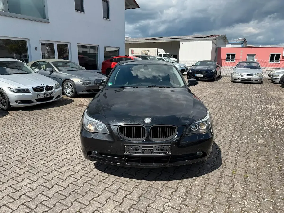 Gebraucht BMW 523 177 PS (130 kW) 2005 Schwarz Limousine