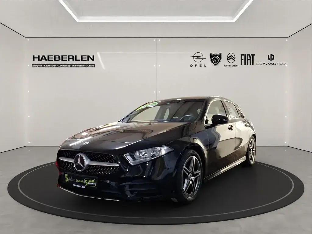 Gebraucht Mercedes A180 AMG line 136 PS (100 kW) 2019 Schwarz Limousine