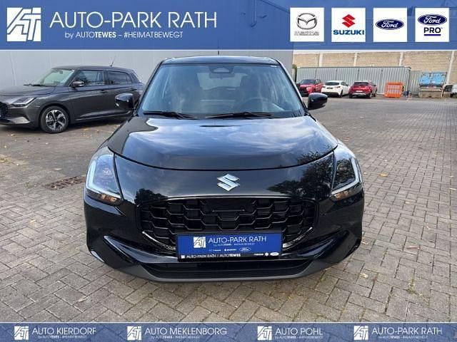 Weiß Gebraucht 2025 Suzuki Swift Comfort+ Limousine | 18.980 € (Fairer Preis) - Bild 1/4