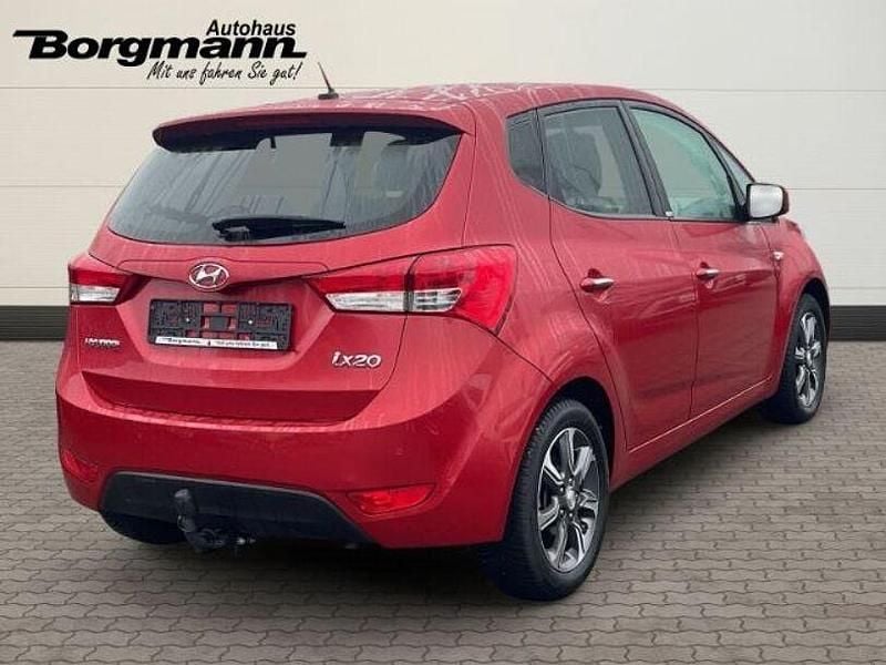 Gebraucht Hyundai ix20 Passion 90 PS (66 kW) 2017 Rot Kleinwagen