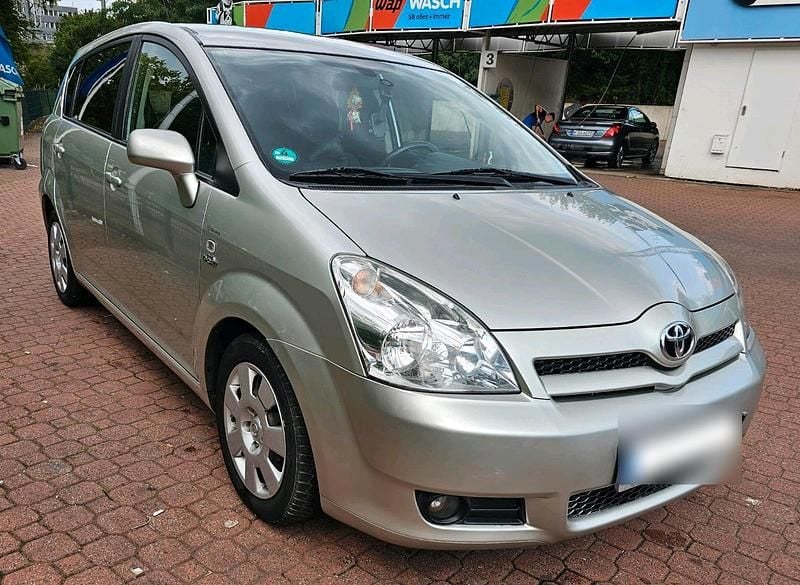 Silber Gebraucht 2005 Toyota Corolla Verso Van / Kleinbus | 4.500 € (Fairer Preis) - Bild 1/4