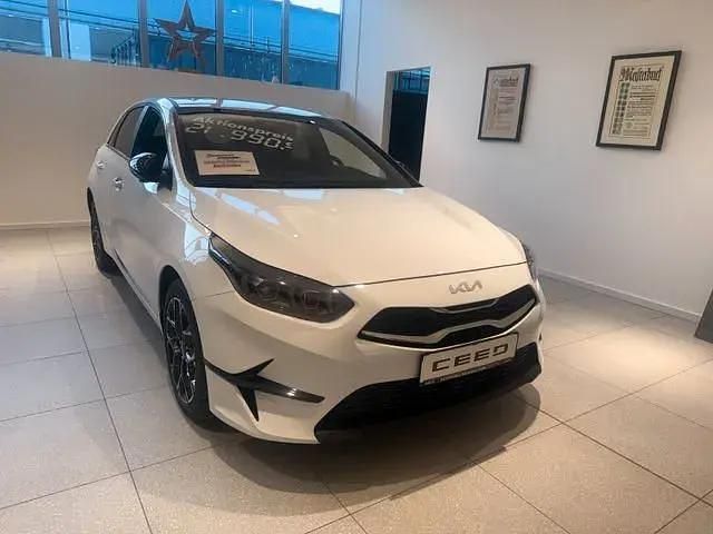 Usata Kia Ceed 101 CV (74 kW) 2024 Bianco Utilitaria
