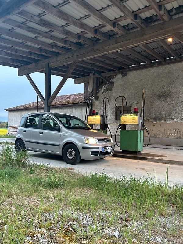 Silber Gebraucht 2005 Fiat Panda Kleinwagen | 2.000 € (Etwas zu teuer) - Bild 1/4