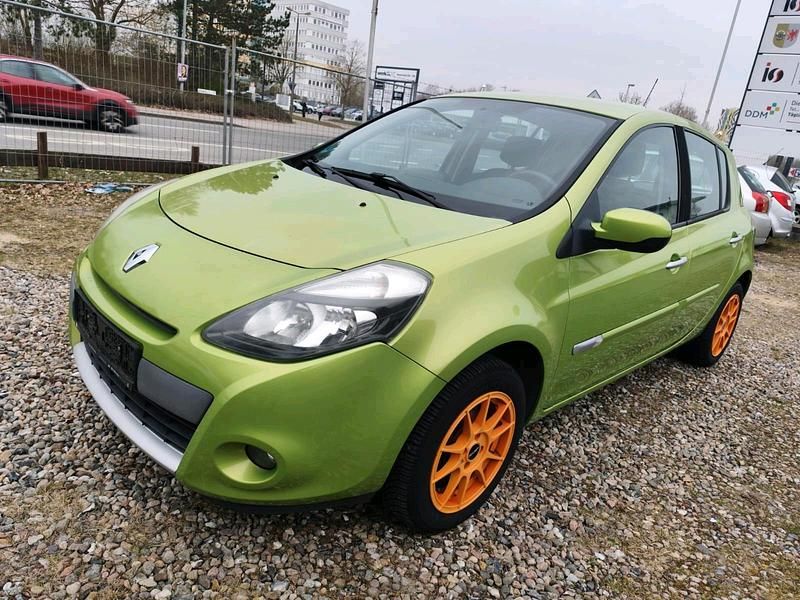 Gebraucht Renault Clio III 75 PS (55 kW) 2011 Limousine