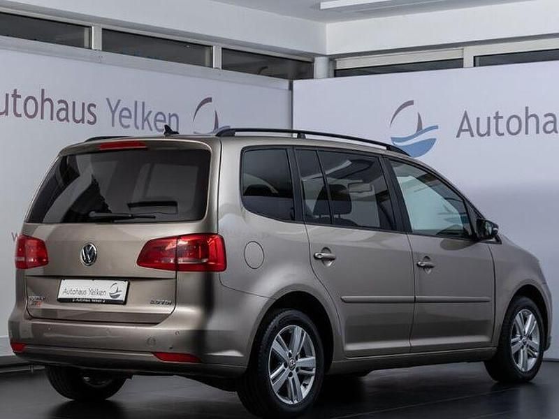 Gebraucht VW Touran Match 140 PS (102 kW) 2012 Beige Van / Kleinbus