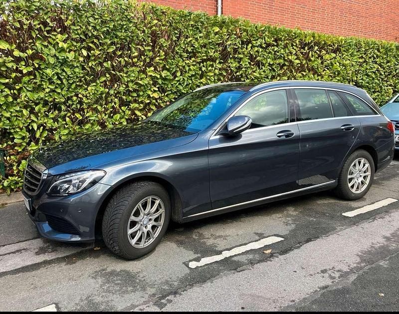 Gebraucht Mercedes C220 170 PS (125 kW) 2014 Grau Kombi