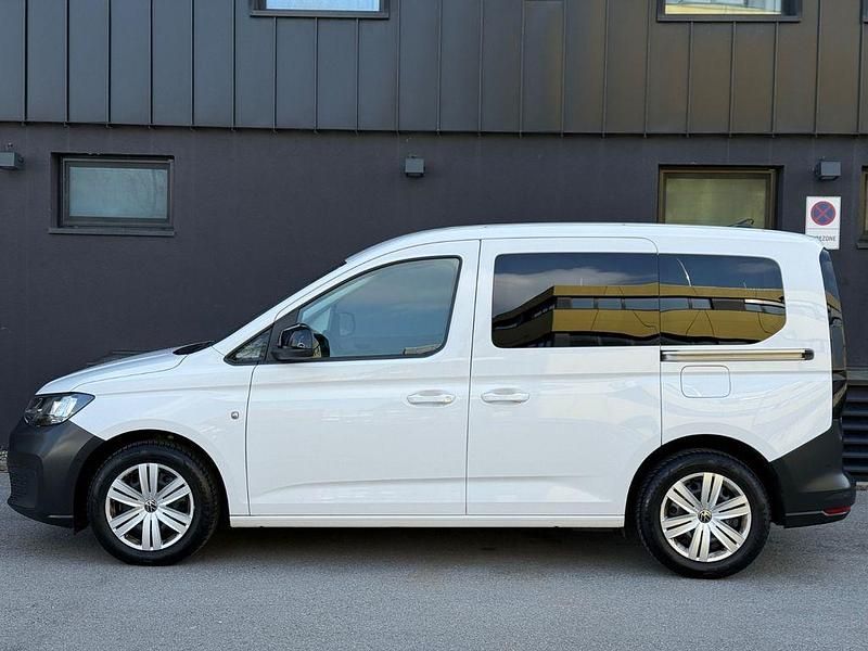 Gebraucht VW Caddy Basis 122 PS (89 kW) 2022 Weiß Van / Kleinbus