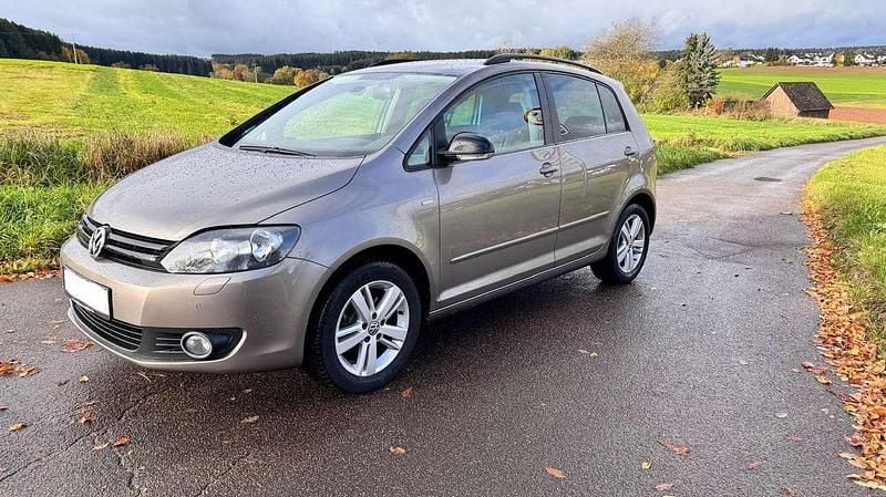 Braun Gebraucht 2012 VW Golf Plus Cross Match Van / Kleinbus | 5.999 € (Fairer Preis) - Bild 1/4