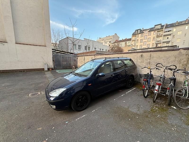 Usata Ford Focus 101 CV (74 kW) 2003 Blu Station wagon