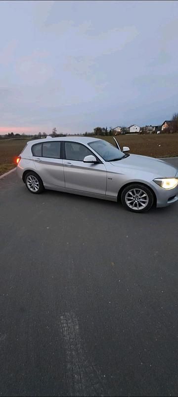 Gebraucht BMW 116 116 PS (85 kW) 2011 Grau Kleinwagen