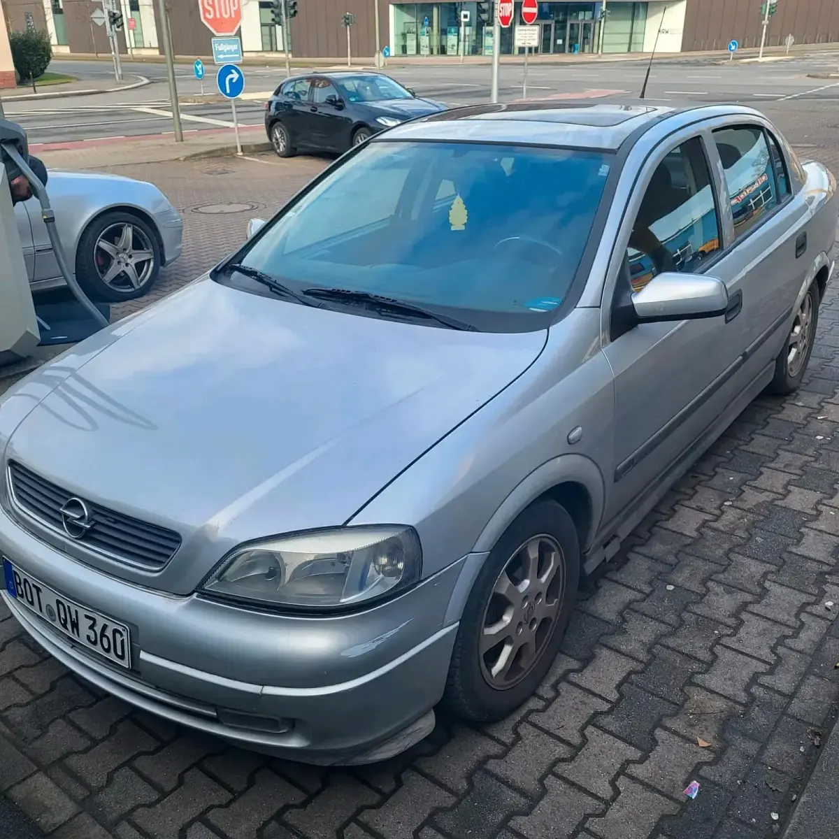 Używany Opel Astra 101 KM (74 kW) 2002 Szary Hatchback