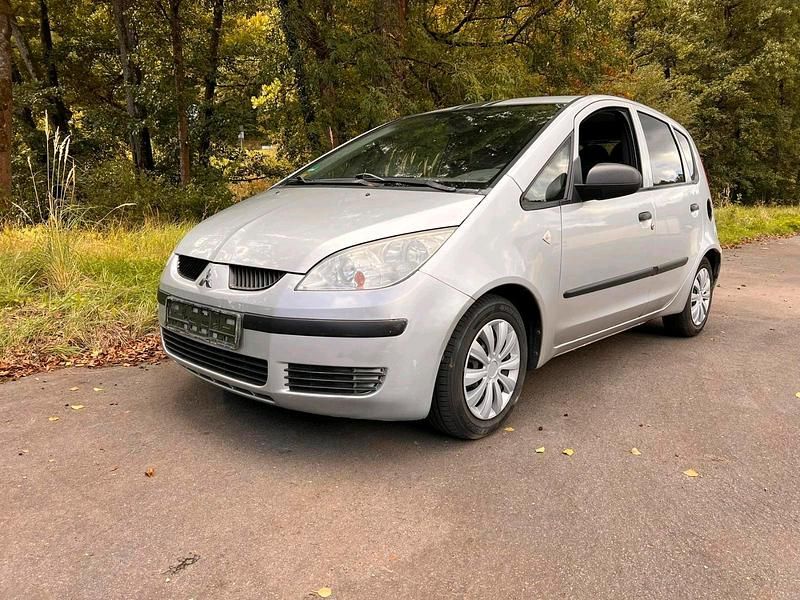 Grau Gebraucht 2006 Mitsubishi Colt Kombi | 950 € - Bild 1/4