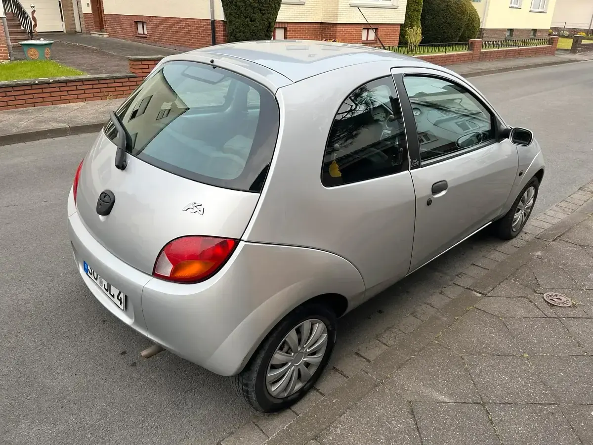 Używany Ford Ka 2008 Srebrny Hatchback