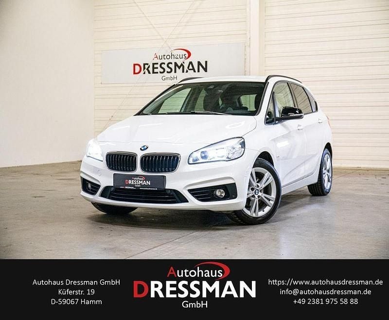 Weiß Gebraucht 2018 BMW 218 Active Tourer Sport Line Van / Kleinbus | 13.870 € (Guter Preis) - Bild 1/4