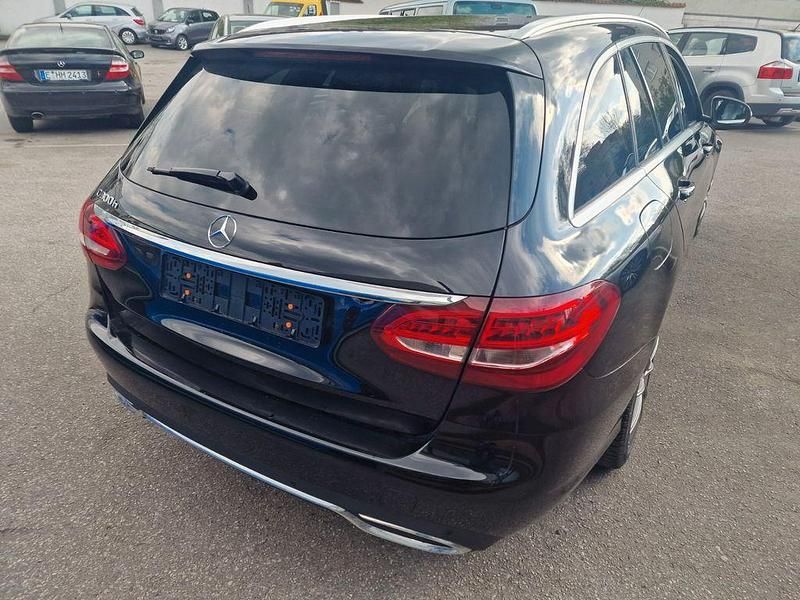 Gebraucht Mercedes C300e 204 PS (150 kW) 2019 Schwarz Kombi