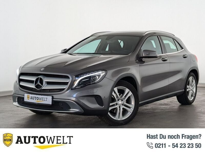 Grau Gebraucht 2016 Mercedes GLA200 Urban SUV | 18.460 € (Fairer Preis) - Bild 1/4