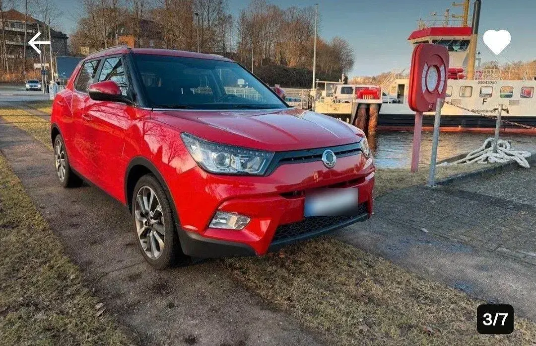 Gebraucht SsangYong Tivoli Quartz 128 PS (94 kW) 2016 Rot SUV