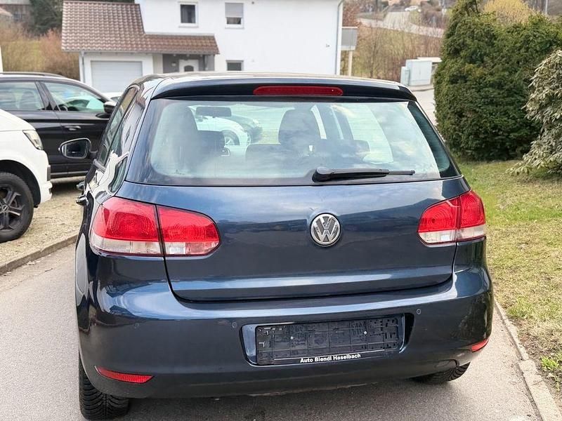 Gebraucht VW Golf VI Trendline 80 PS (58 kW) 2010 Blau Kleinwagen
