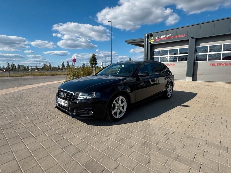 Schwarz Gebraucht 2011 Audi A4 Kombi | 4.600 € (Superpreis) - Bild 1/4