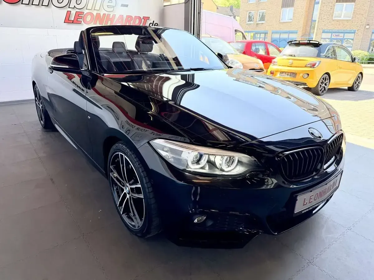 Gebraucht BMW 220 M Sport 184 PS (135 kW) 2021 Saphirschwarz Cabrio