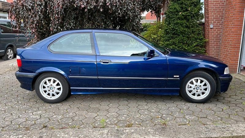 Blau Gebraucht 1999 BMW 316 Coupé | 1.999 € (Guter Preis) - Bild 1/4
