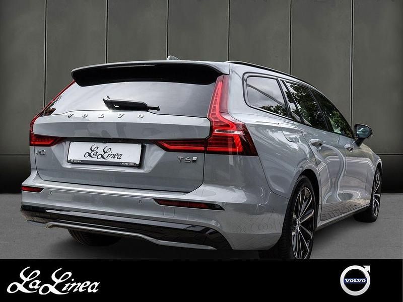Gebraucht Volvo V60 Plus 349 PS (256 kW) 2024 Grau Kombi