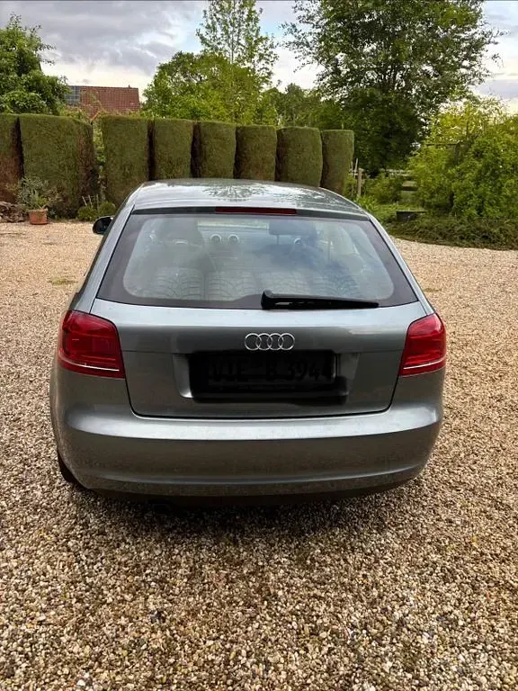 Używany Audi A3 Ambiente 102 KM (75 kW) 2010 Srebrny Hatchback