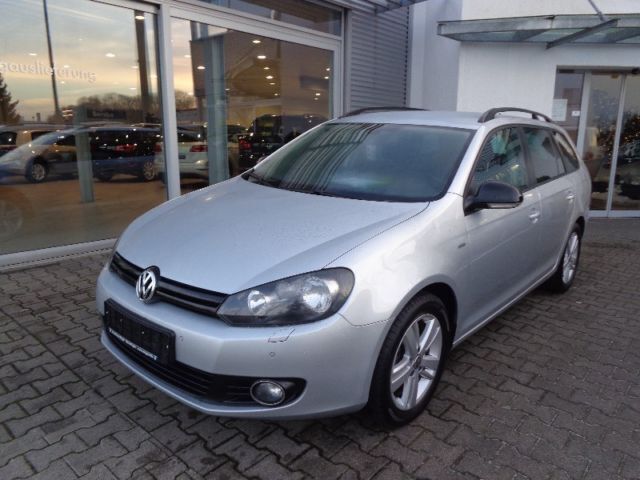 Gebraucht VW Golf VII Match 105 PS (77 kW) 2012 Silber metallic Kombi