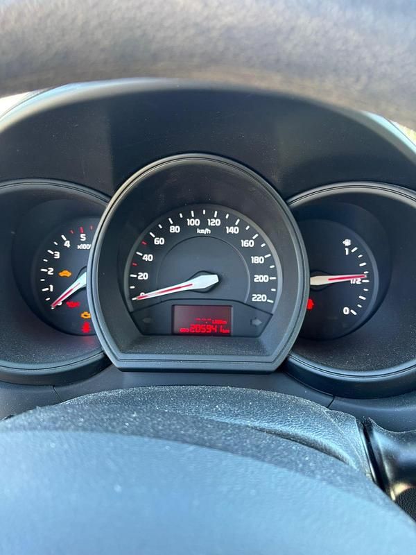 Gebraucht Kia Rio 75 PS (55 kW) 2013 Schwarz Limousine