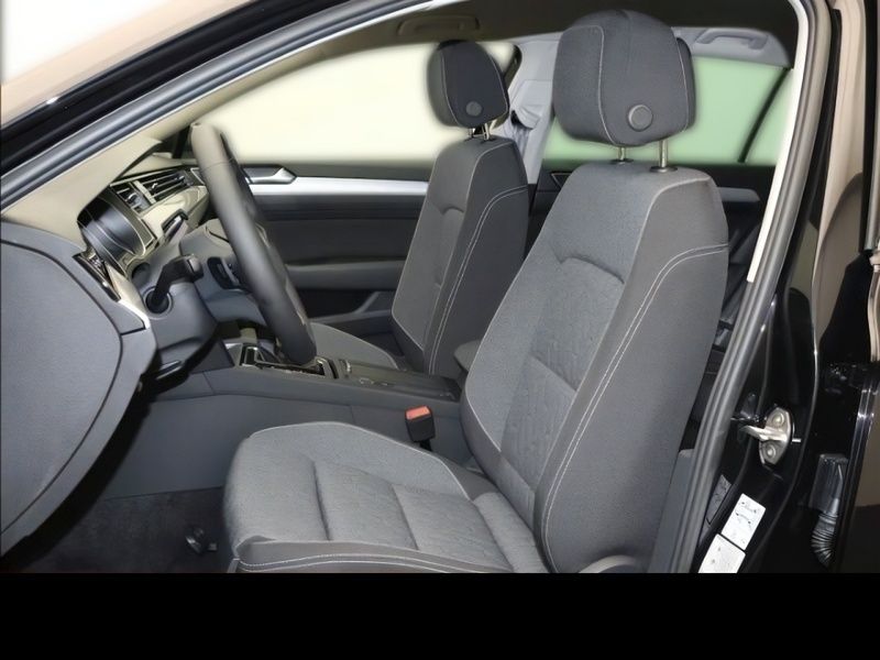 Gebraucht VW Passat Business 200 PS (147 kW) 2023 Schwarz Kombi