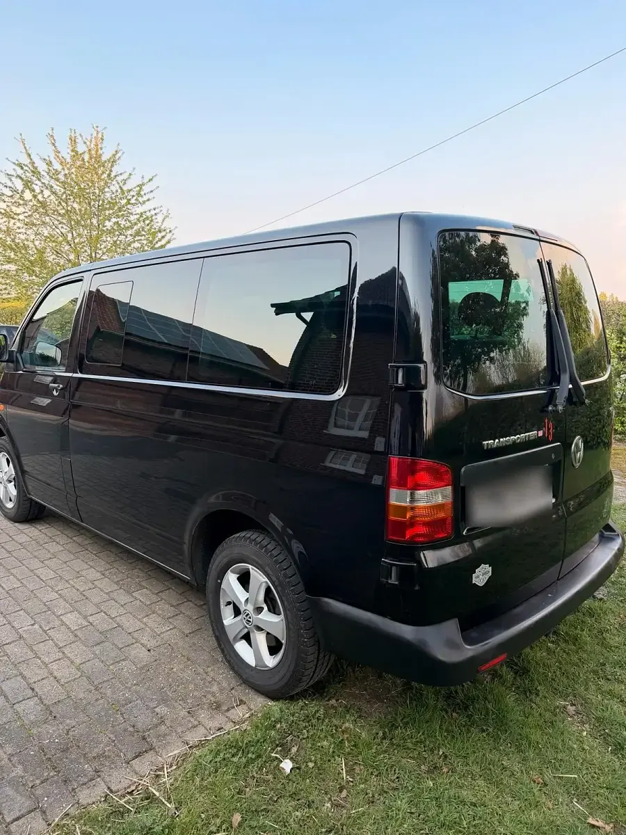 Second-hand VW Transporter 170 CP (125 kW) 2004 Negru Van